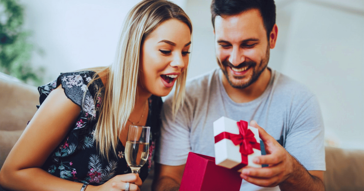 Gift Ideas for the Anniversary Anchor